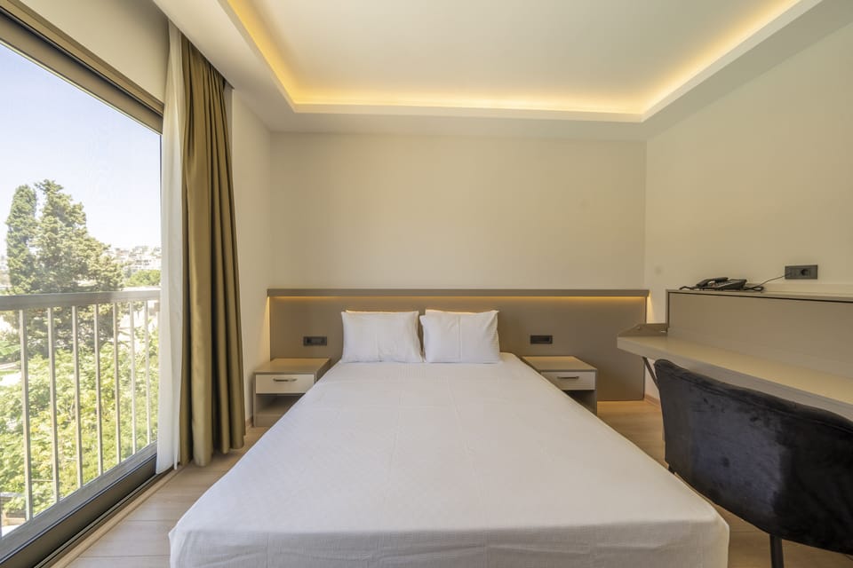 Double Room | Egyptian cotton sheets, premium bedding, minibar, in-room safe
