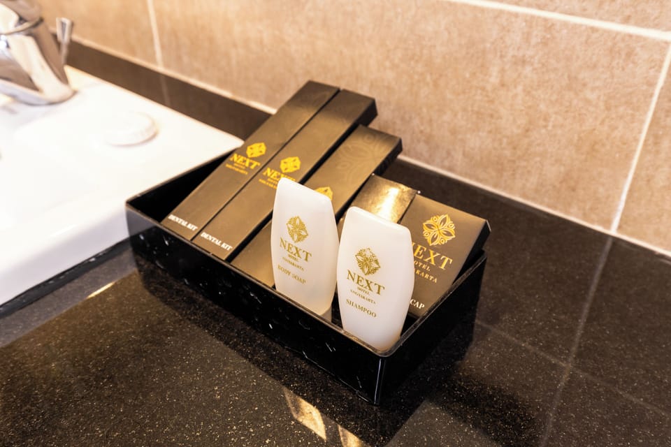 Slippers, towels