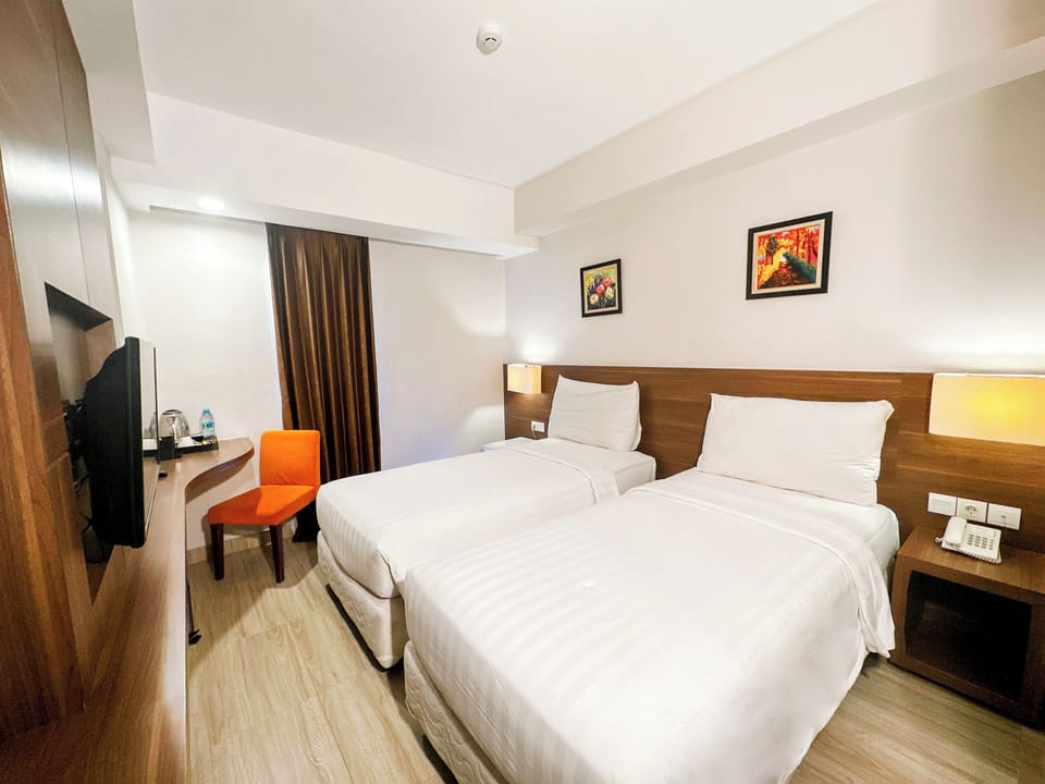 Superior Twin Room, 1 Twin Bed, Non Smoking, City View | In-room safe, desk, soundproofing, free WiFi