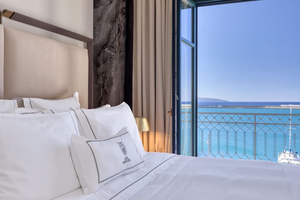 Deluxe Double Sea View | Egyptian cotton sheets, premium bedding, down comforters, pillowtop beds