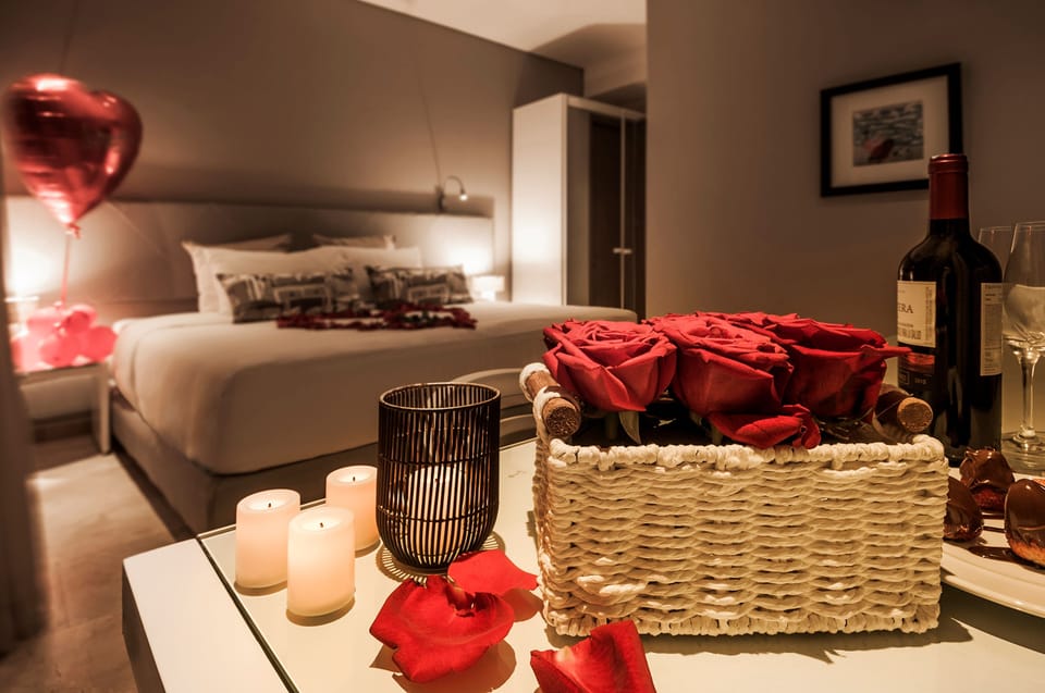 Suite | Premium bedding, down comforters, pillowtop beds, minibar
