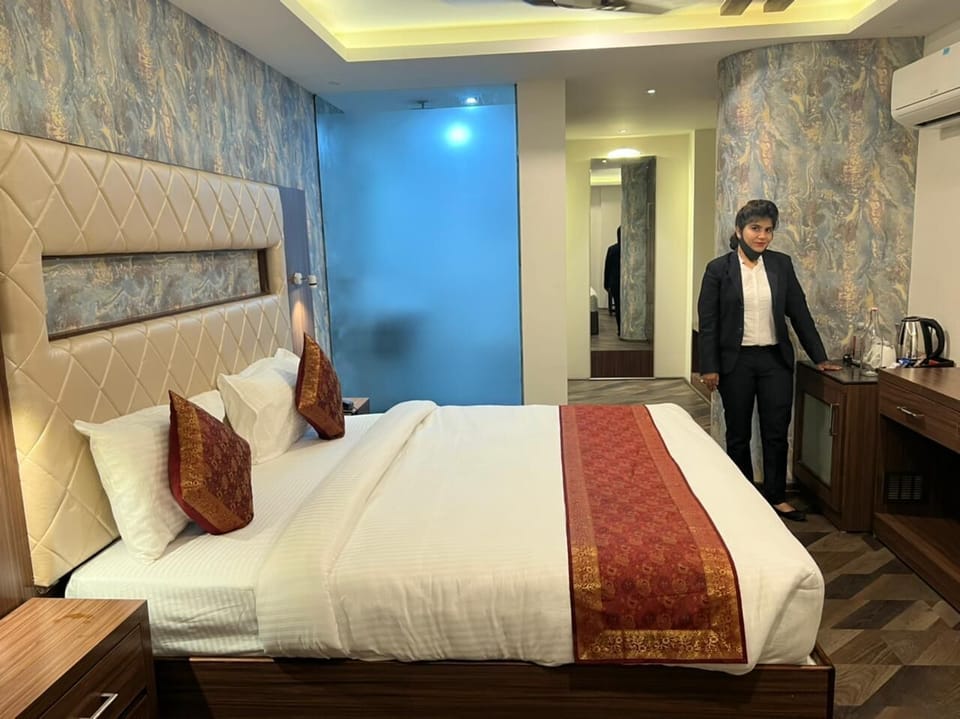 Family Room | In-room safe, soundproofing, iron/ironing board, free WiFi