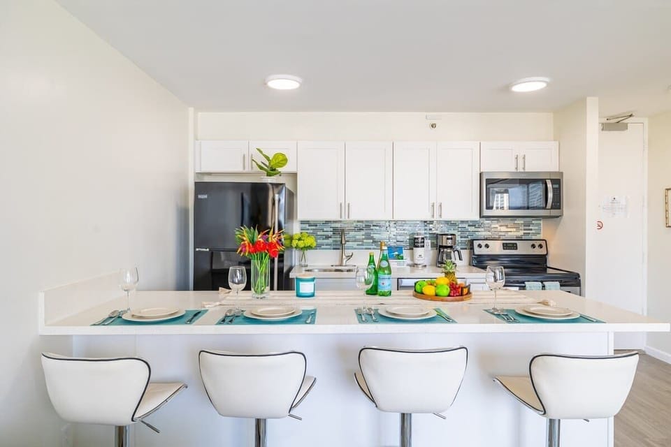 Counter top dining area up to four seats 