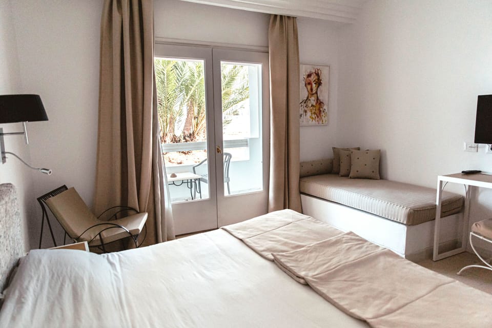 Single Room, Pool View | In-room safe, desk, laptop workspace, blackout drapes