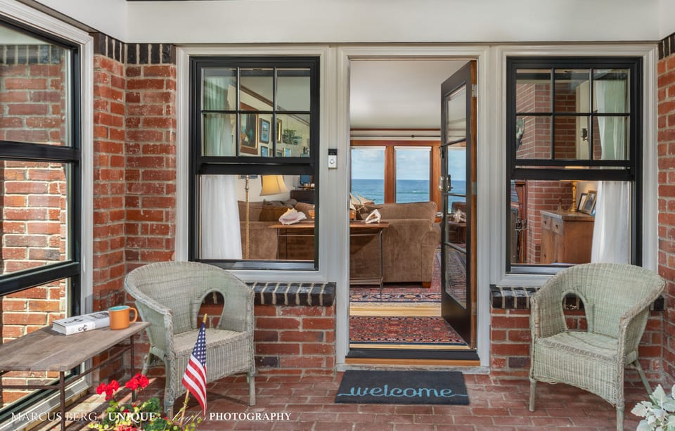 Lovely details as you enter The Jetty Avenue Cottage! - It's all in the details and amenities at this beautiful cottage.   Enter here for the most charming home in Lincoln City.