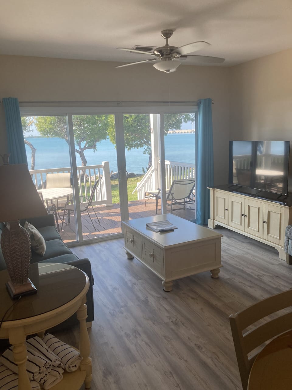 Family room overlooking the Atlantic Ocean 