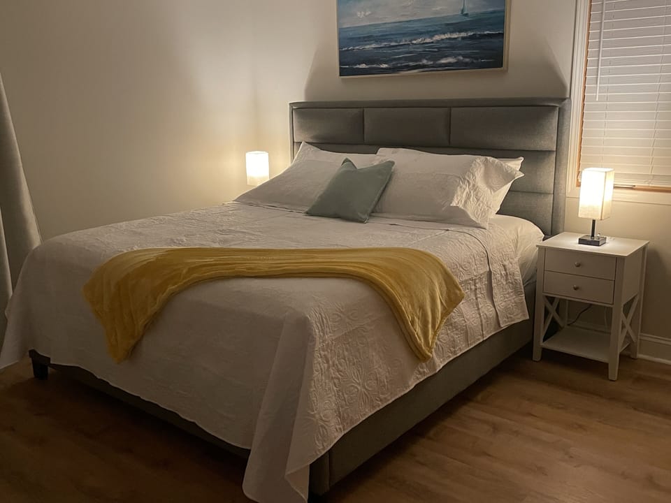 Workspace with power outlet, usb/usb-c ports 