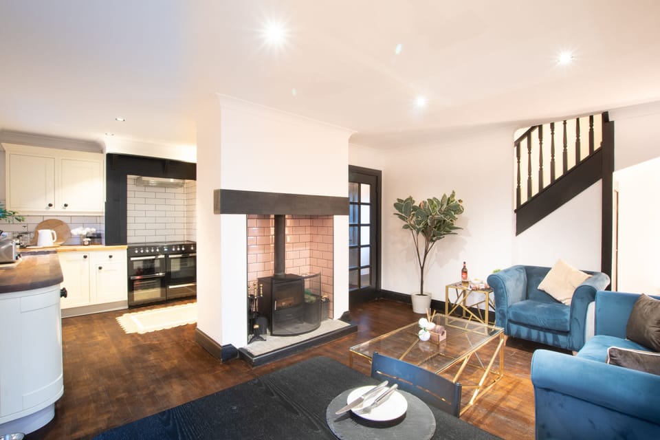 Luxury Cottage, Private Bathroom, Garden View | Lounge