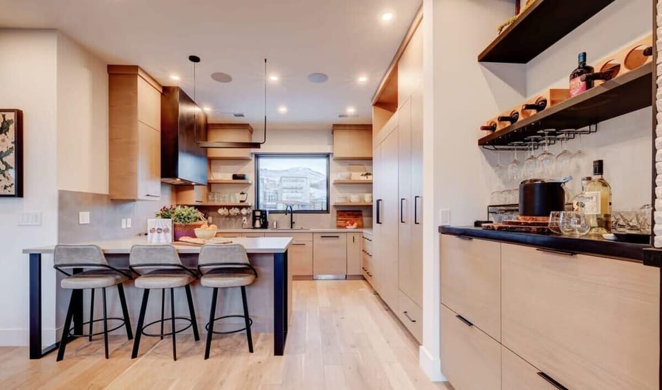 Breakfast bar seating for 3