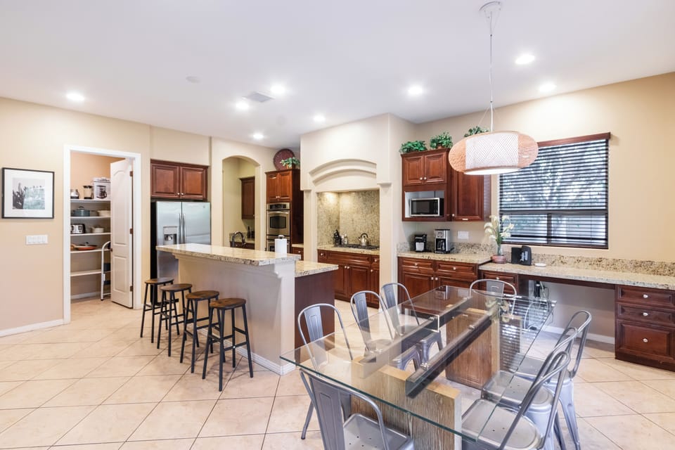Kitchen and dining area.