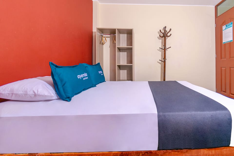 Superior Double Room | Desk, WiFi (free), bed sheets