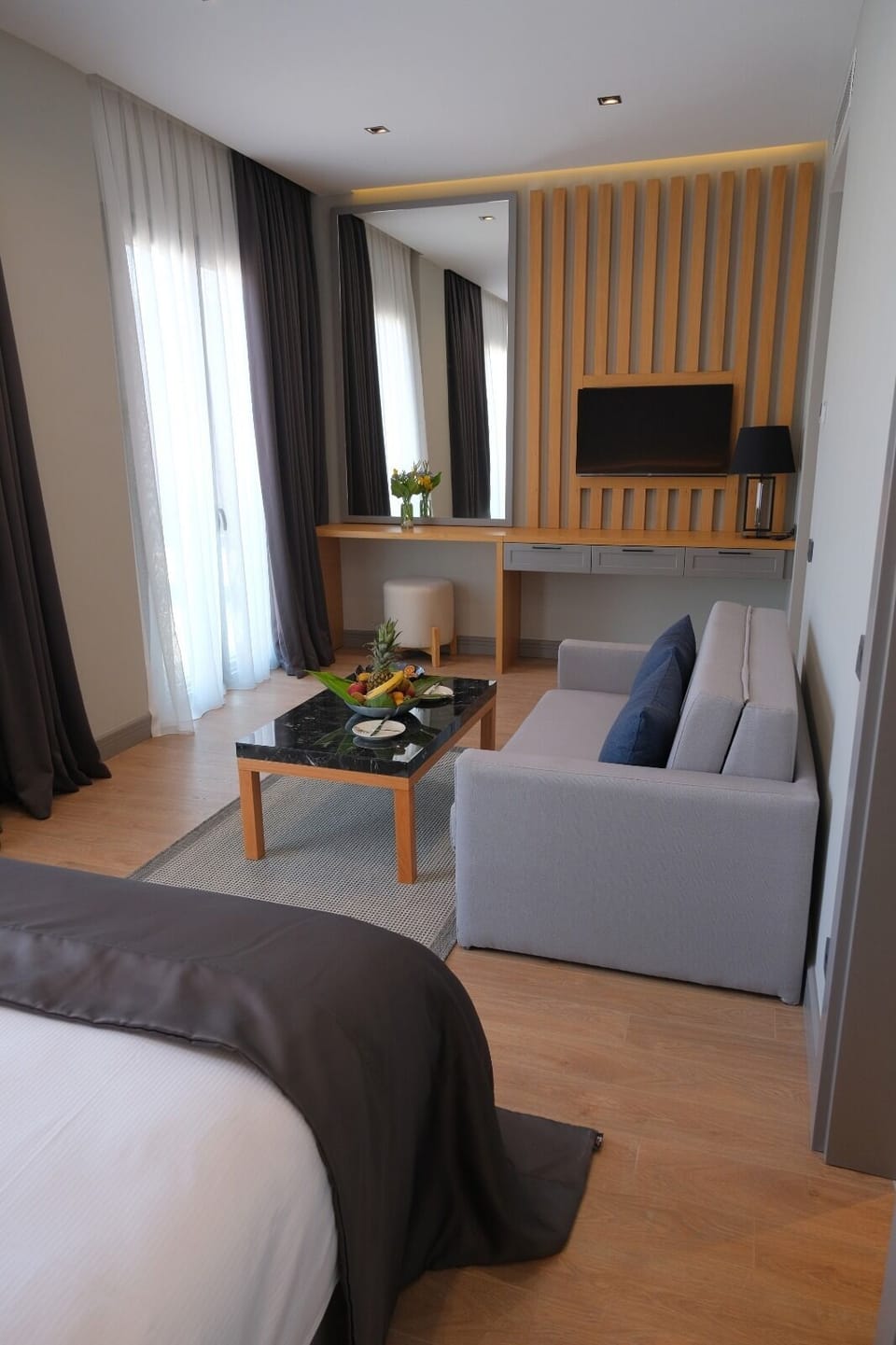 Standard Double Room | Minibar, in-room safe, laptop workspace, blackout drapes