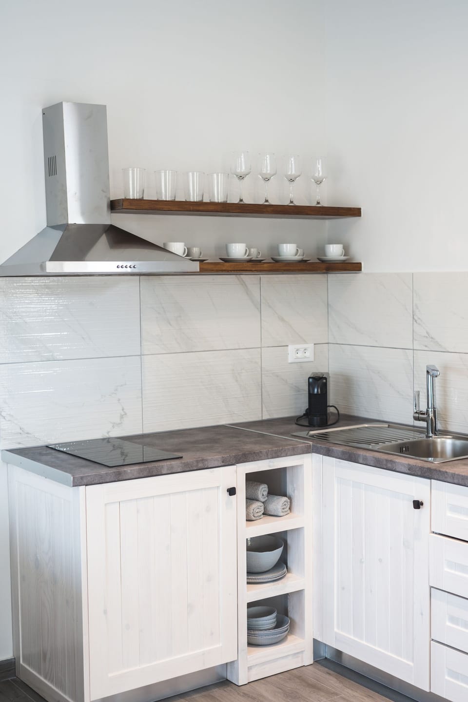 Coffee/tea maker, electric kettle