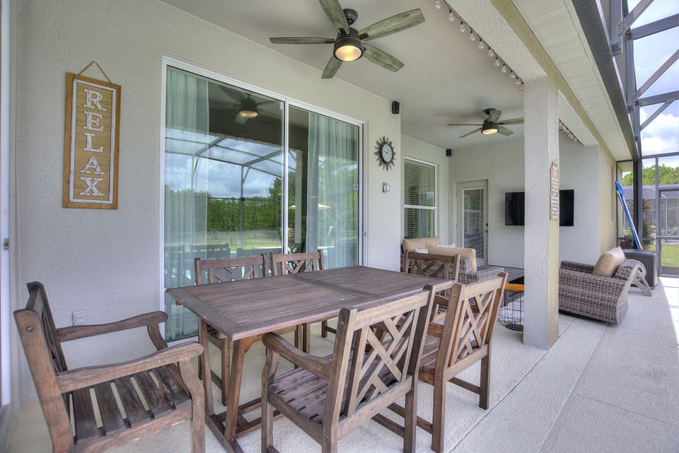 Al Fresco dining area
