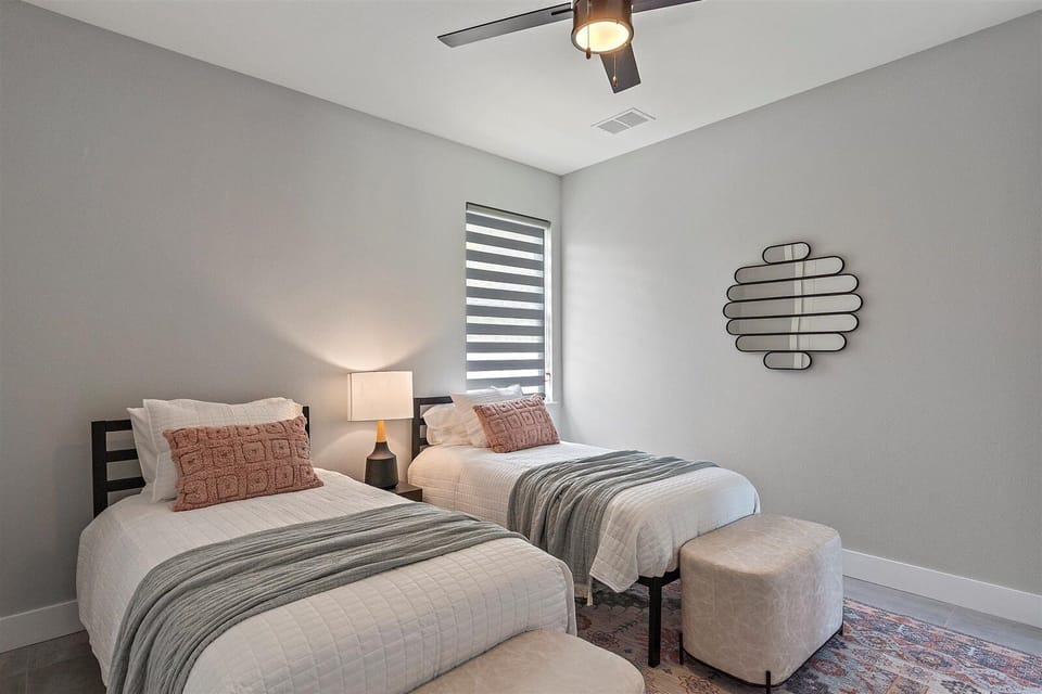 Bedroom 4 - Two Twin Beds.