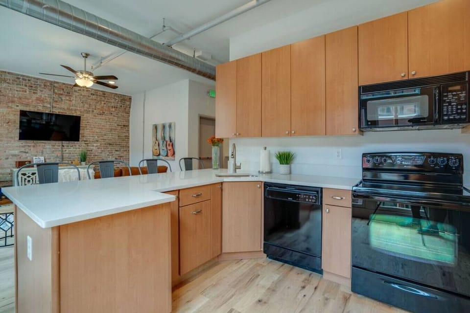 Kitchen is fully stocked with all major and minor appliance (toaster, coffee maker, blender, etc). We also supply all kitchen basics (cooking sprays, salt and pepper, paper towels, and so much more)!