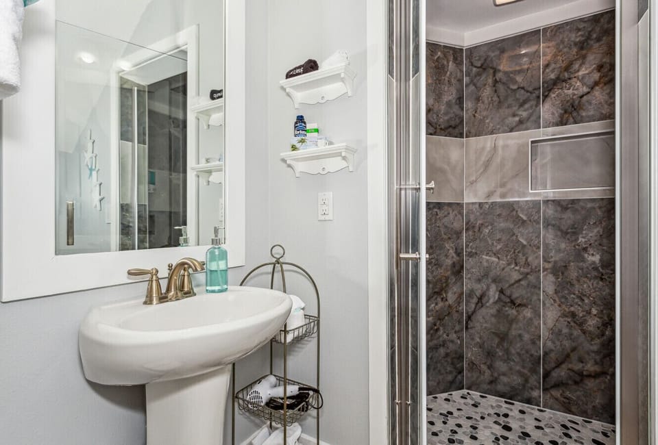 Full Bathroom on Main Level