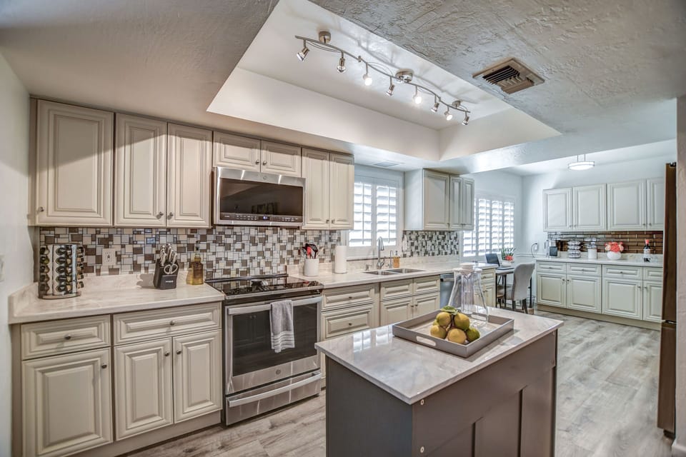 Spacious Kitchen 