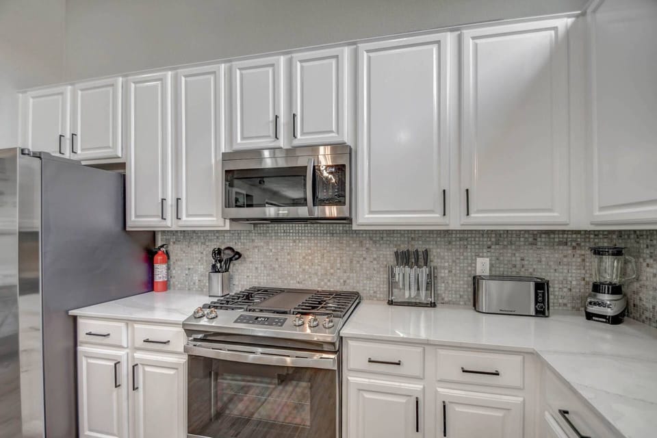 Cook your favorite dishes in this fully equipped kitchen