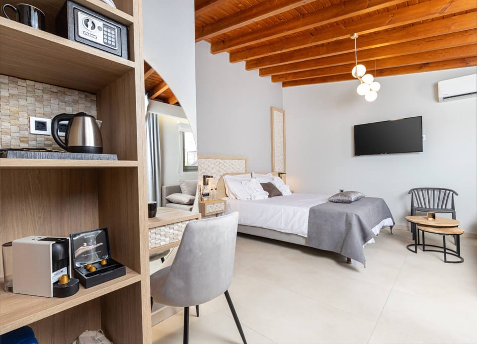  The Loft - Private Terrace Deluxe Suite | Premium bedding, down comforters, pillowtop beds, minibar (free items)