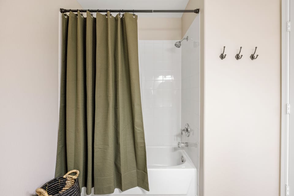 Bathroom 2 with tub and shower combo