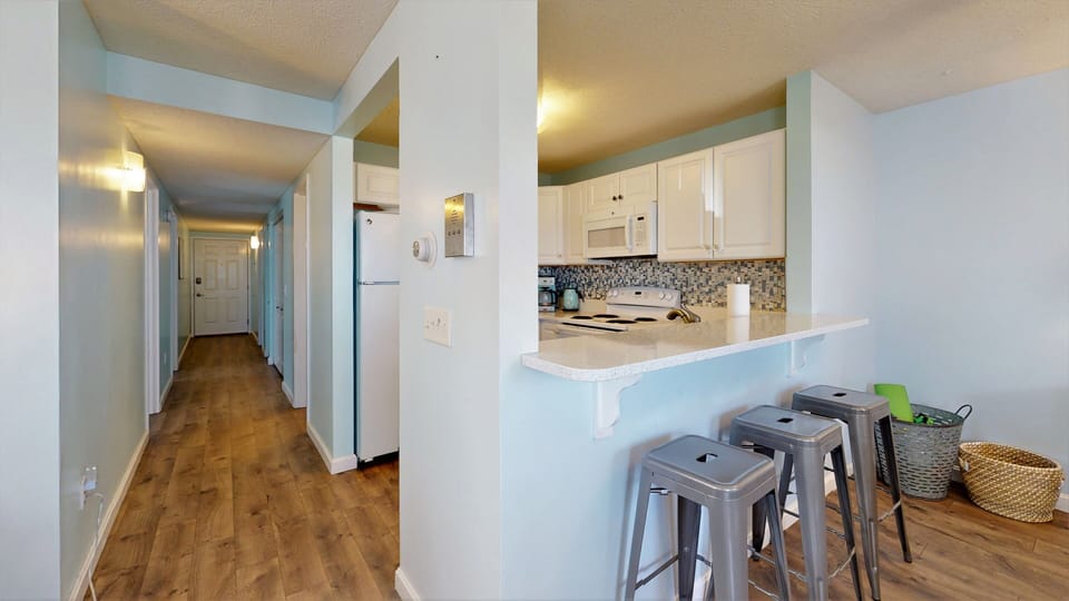 Kitchen counter seating for three