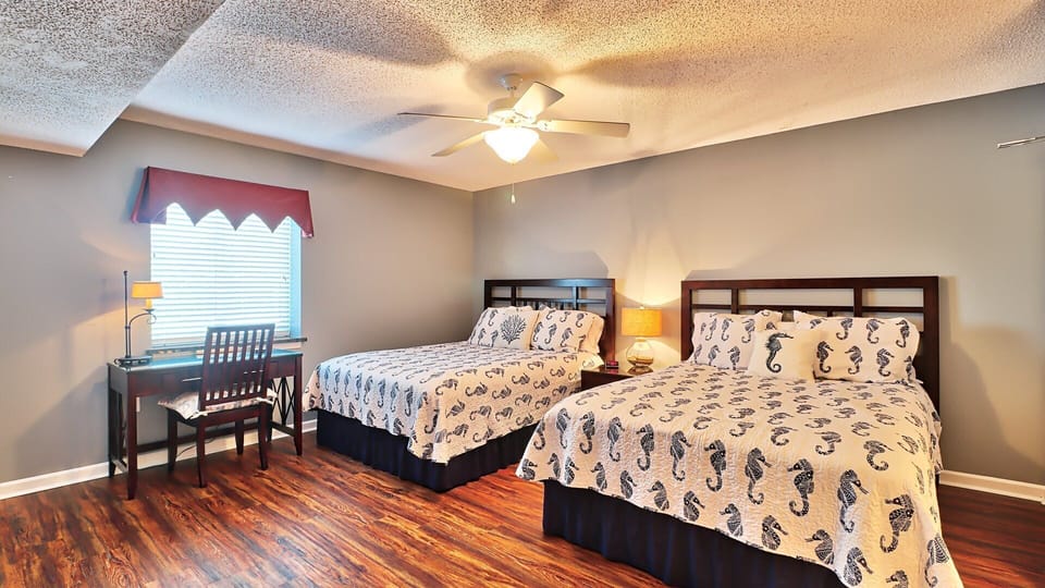 Queen Bedroom