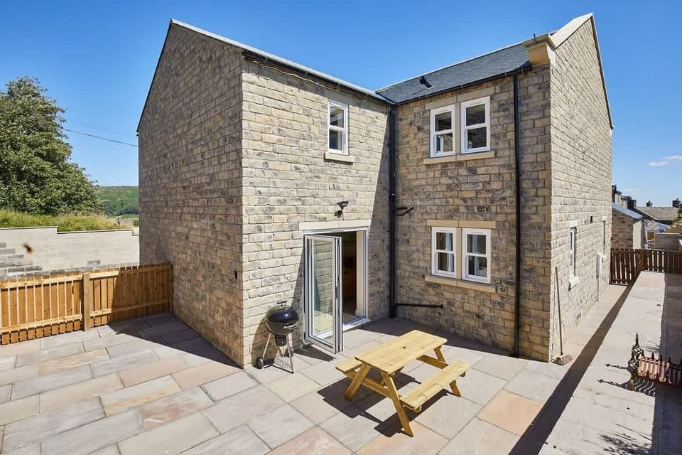 Foggyshaw Lodge, Middlesmoor - Host & Stay