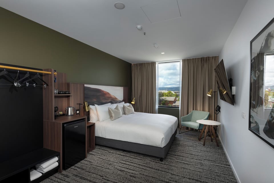 In-room safe, soundproofing, bed sheets