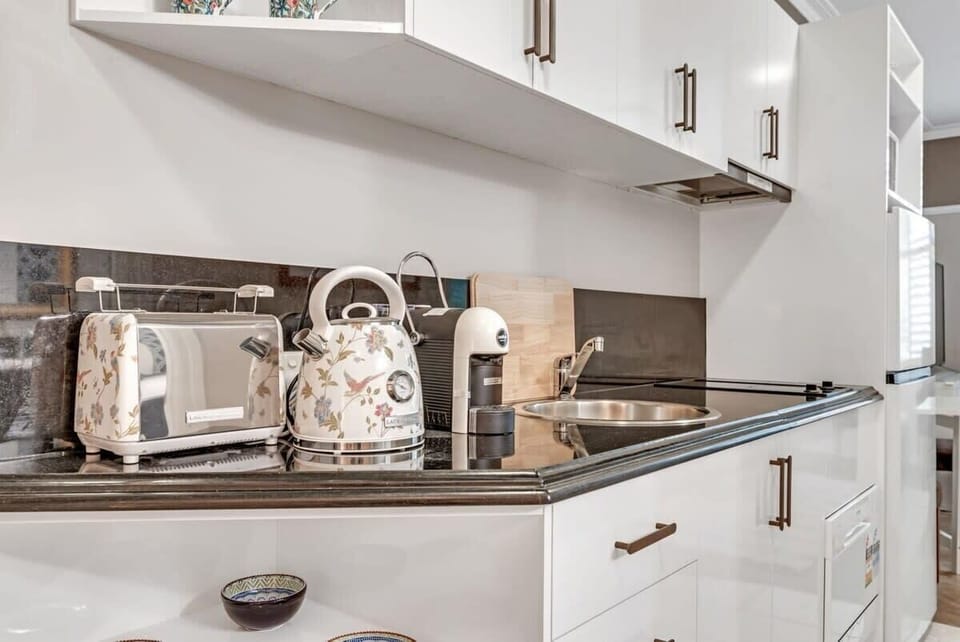 Coffee maker, toaster and kettle