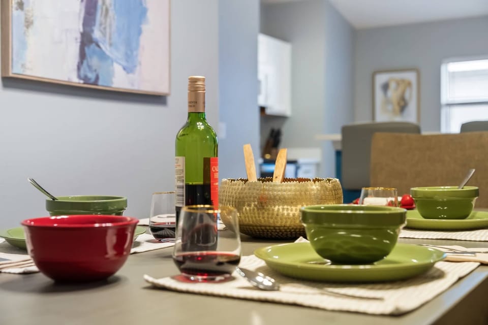 It’s all in the details. From our vibrant abstract rugs to perfectly plated morning treats, we’ve curated every inch of this space to be as photogenic as it is comfortable.