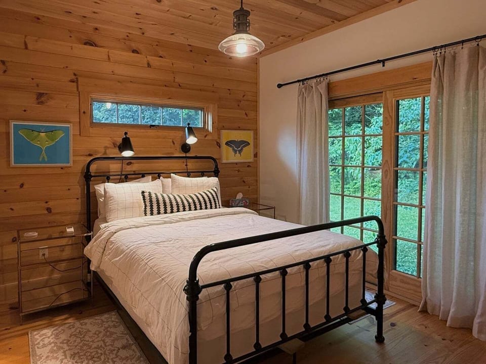 Main floor primary with Queen bed