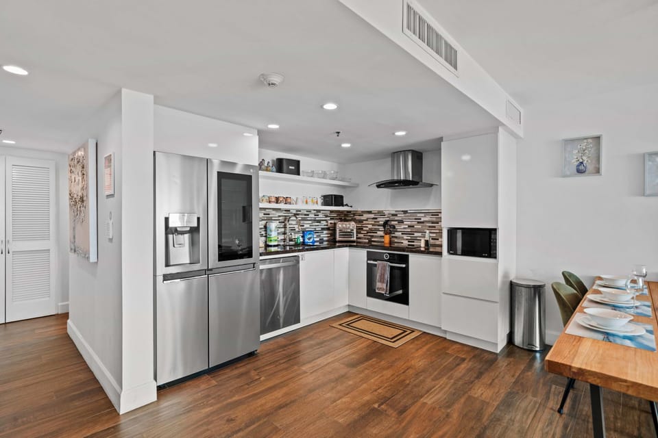 Discover the epitome of culinary convenience in our modern, fully equipped kitchen.