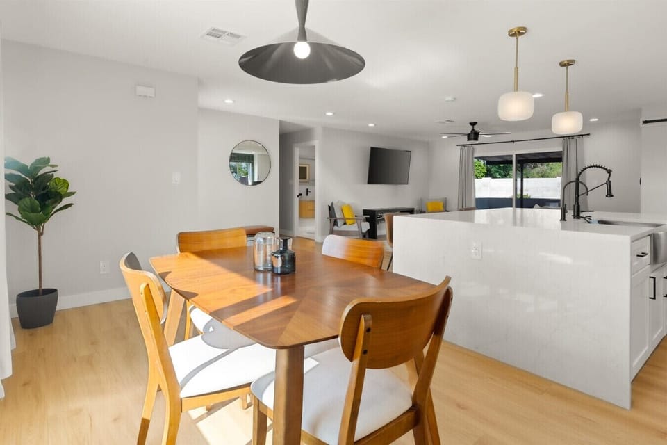 Grab a quick breakfast at the island or enjoy a sit-down meal at the dining table.