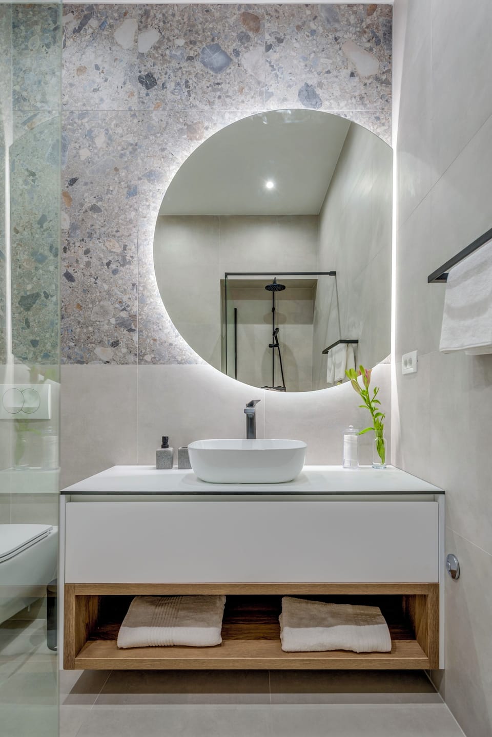 Comfort Double or Twin Room | Bathroom | Shower, hair dryer, towels, toilet paper