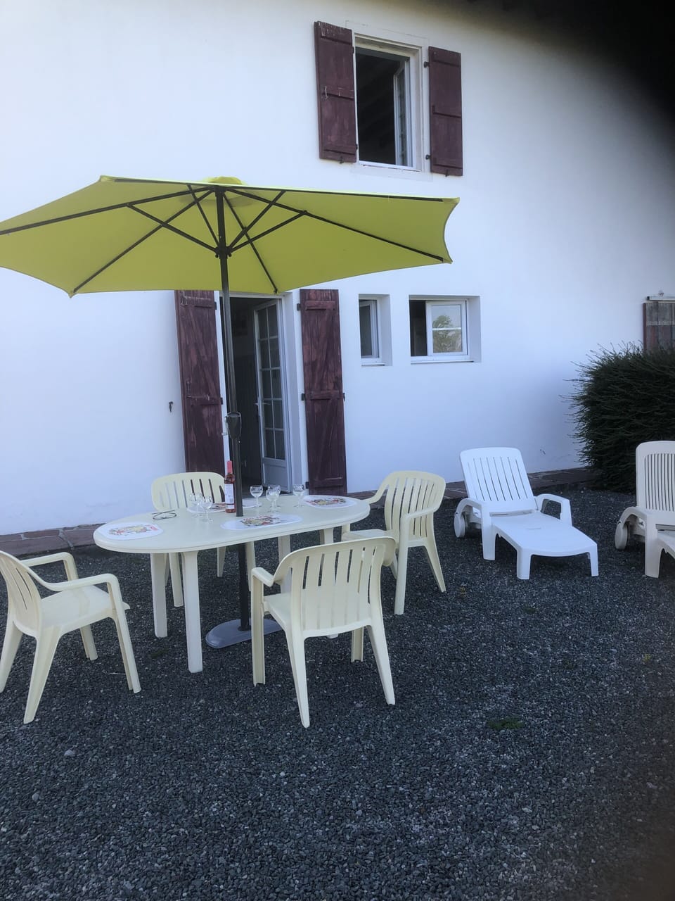 Outdoor dining