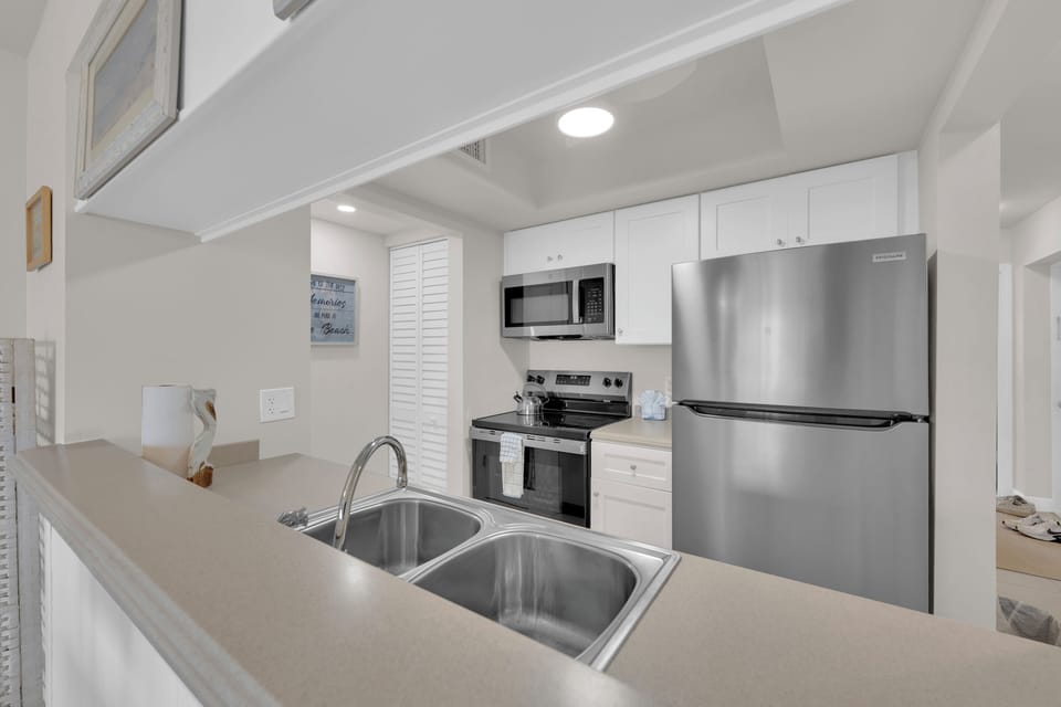 Fully equipped kitchen 