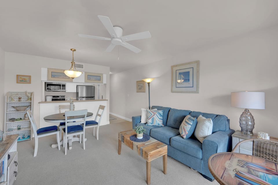 Comfortable island living room