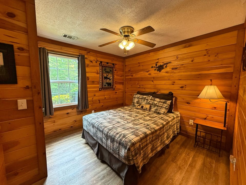 Queen Bedroom 3