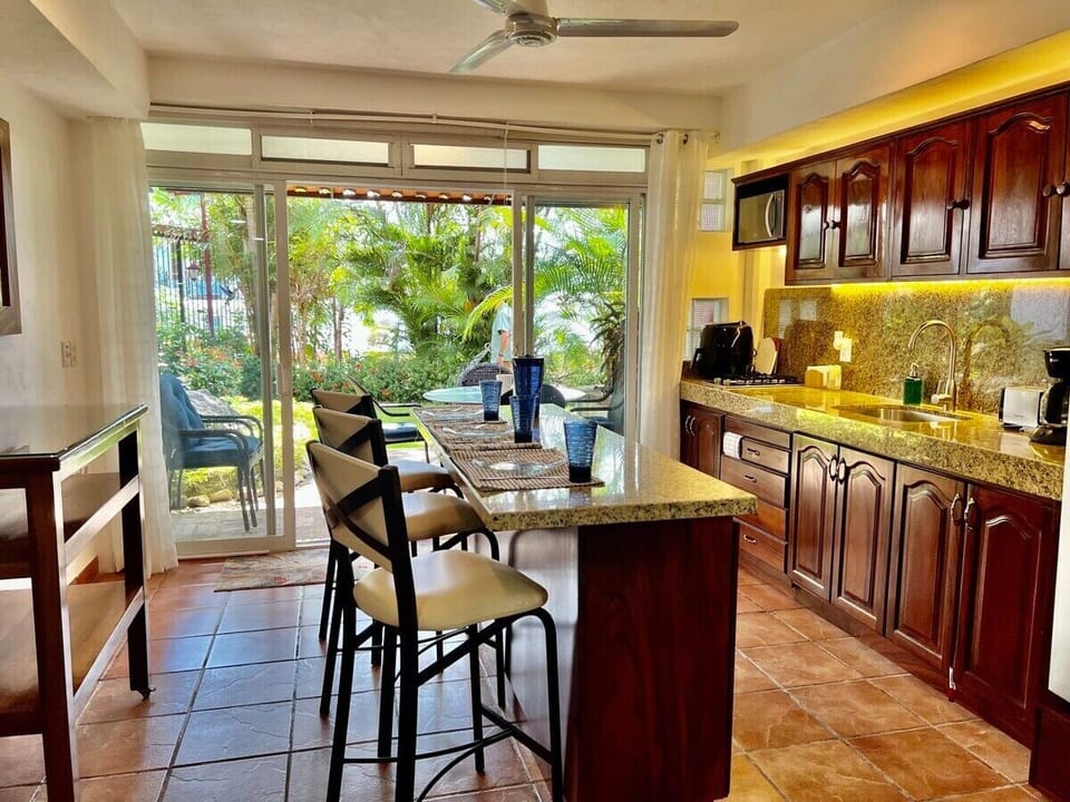 Passthrough Kitchen