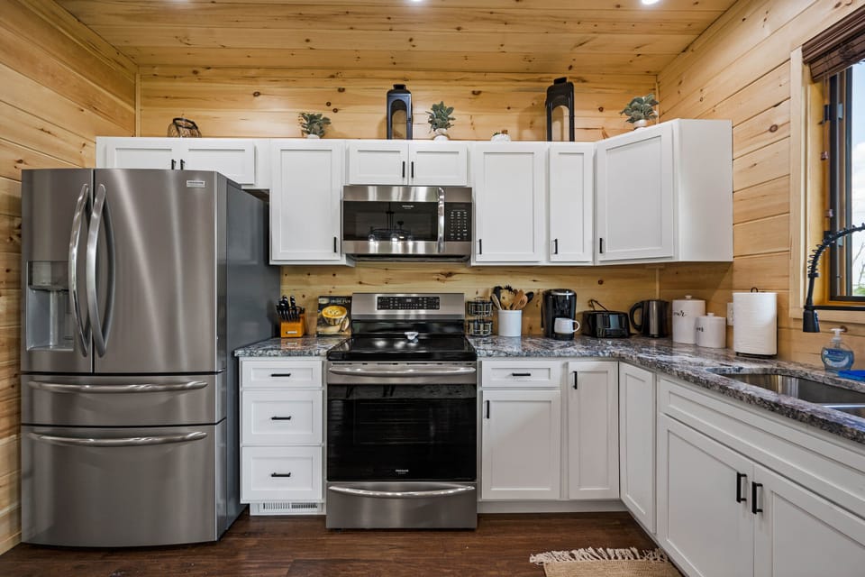 Fully Stocked Kitchen