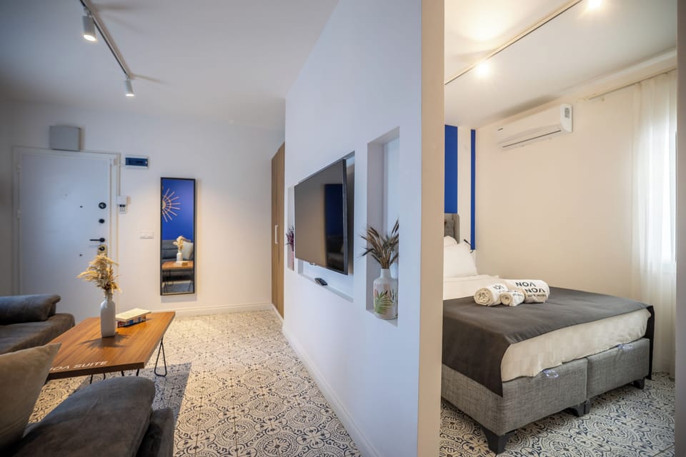 Standard Apartment No balcony | 1 bedroom, in-room safe, blackout drapes, iron/ironing board