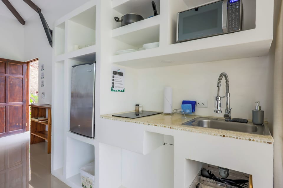 Deluxe Ocean View Suite Private Pool | Private kitchenette | Coffee/tea maker, mini-fridge, microwave, cookware/dishes/utensils