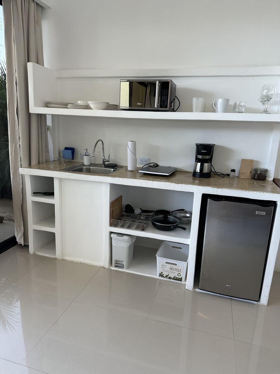 Sunset Suite Ocean View Private Pool | Private kitchen | Coffee/tea maker, mini-fridge, microwave, cookware/dishes/utensils