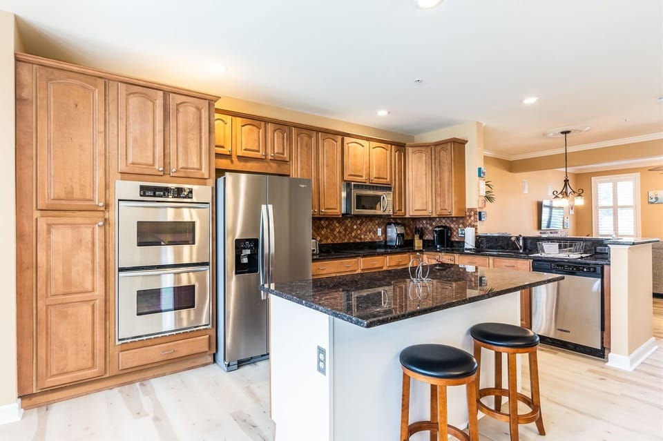 Sunset Island 15 Fountain Drive W Kitchen Area
