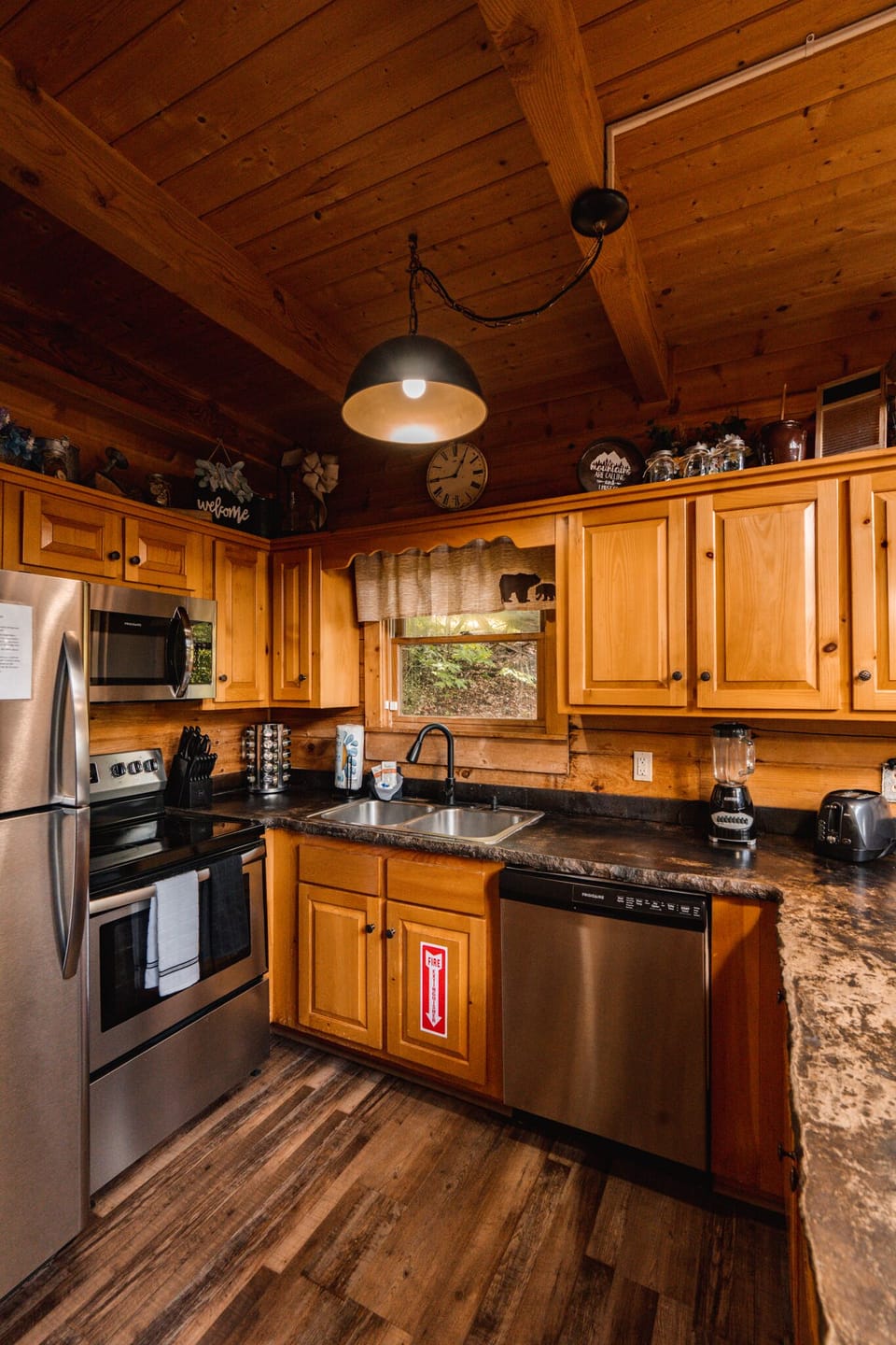 Prepare your favorite meals in the spacious, fully equipped kitchen.