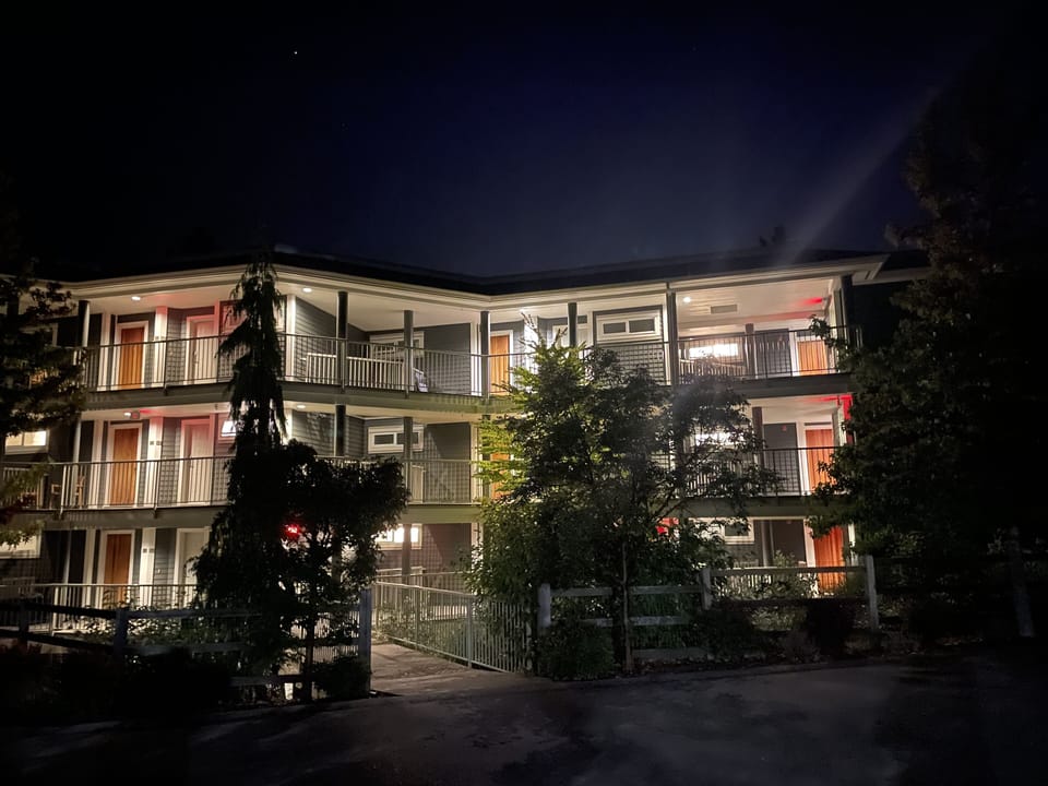 Creekside Suite - 4th floor!
