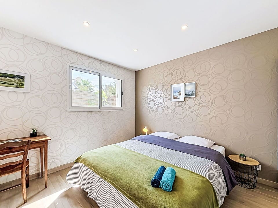 Interior Design, Furniture, Wall, Bedroom, Flooring, Floor, Bed, Ceiling, Linens, Bed Sheet