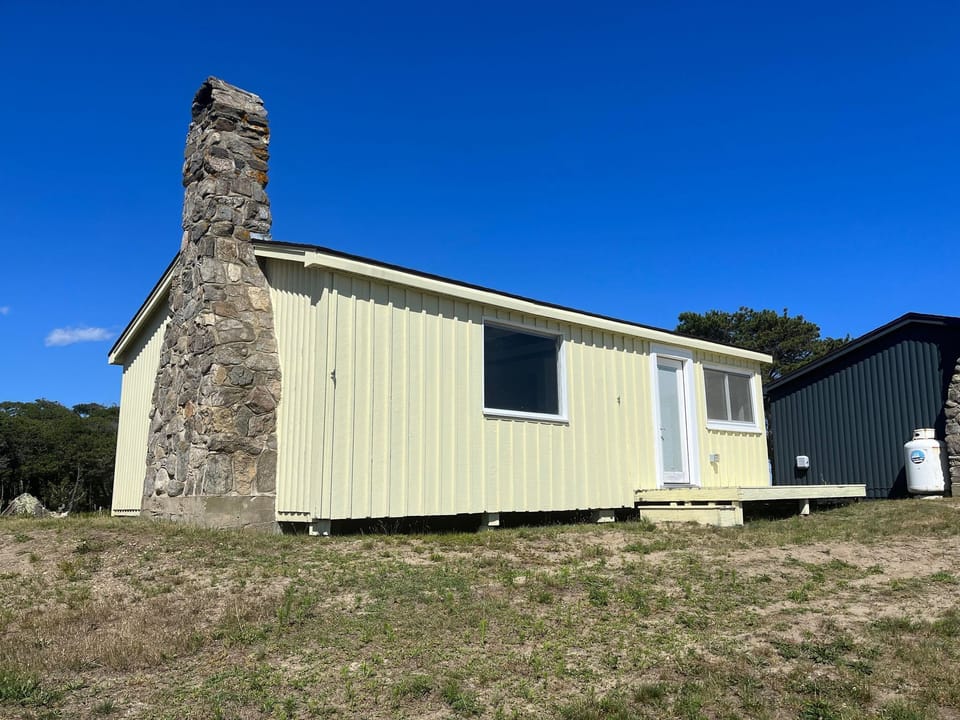 Front of cottage 