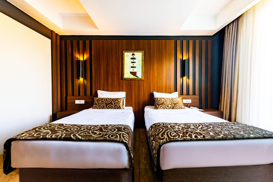 Superior Twin Room | Hypo-allergenic bedding, free minibar, in-room safe, blackout drapes